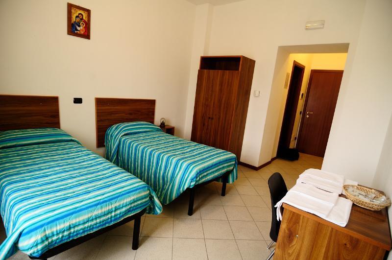 Hotel Domus Ecclesiae Nocera Umbra Exterior foto